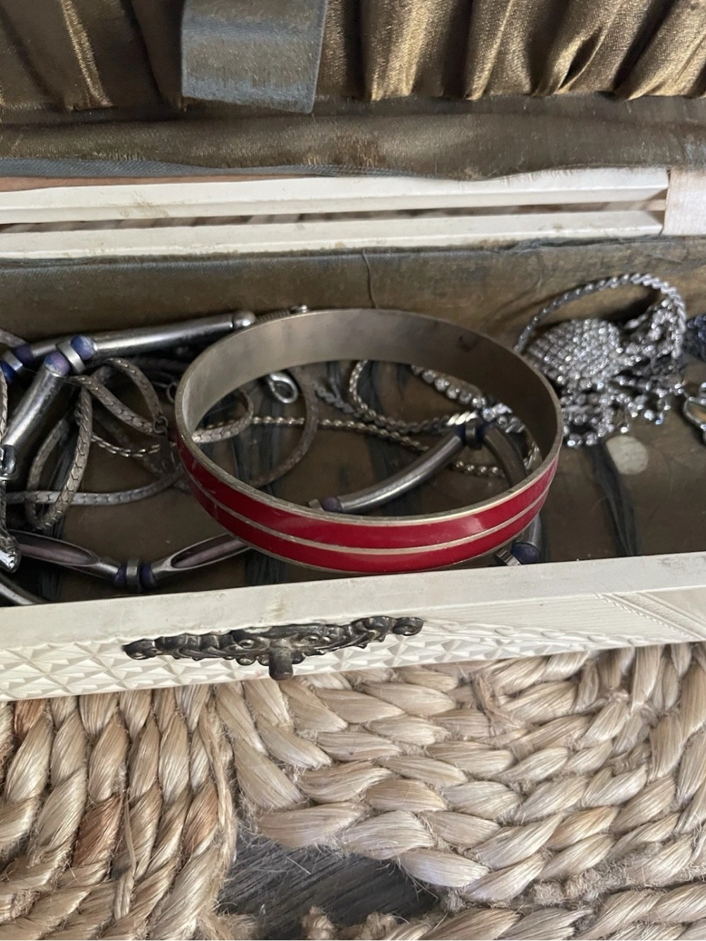 Vintage Lot Silver tone & Jewelry Box - Picture 8 of 8